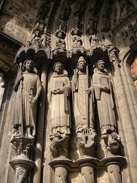 450px-Chartres_cathedral_023_martyrs_S_TTaylor